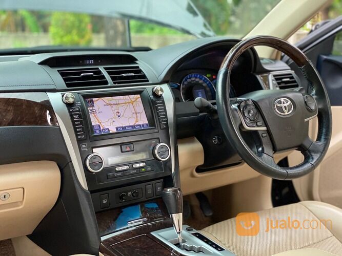 Toyota Camry 2.5 HYBRID Hitam Tahun 2013 Istimewa