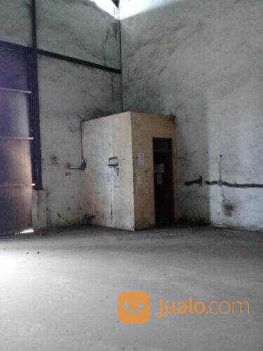 Gudang Di Kawasan Pergudangan Tambak Langon Indah