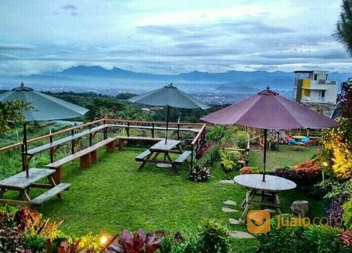 Rumah Villa Dikawasan Lembah Hijau Pegunungan Bandung Jawa Barat