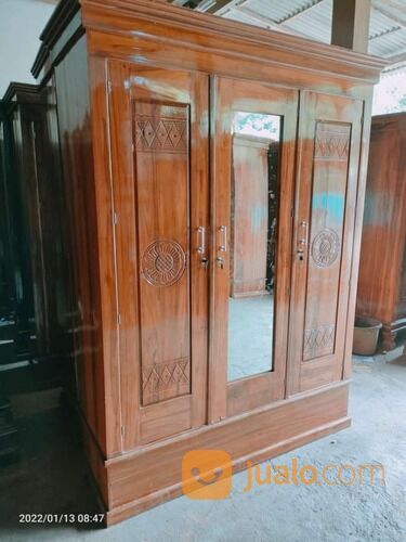LEMARI JATI 3 PINTU