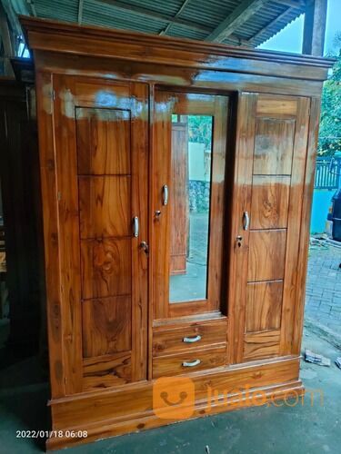 LEMARI JATI 3 PINTU