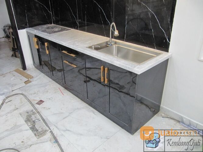 Kitchen Set Warna Hitam Glossy Top Table Granit Asli Corak Carara White