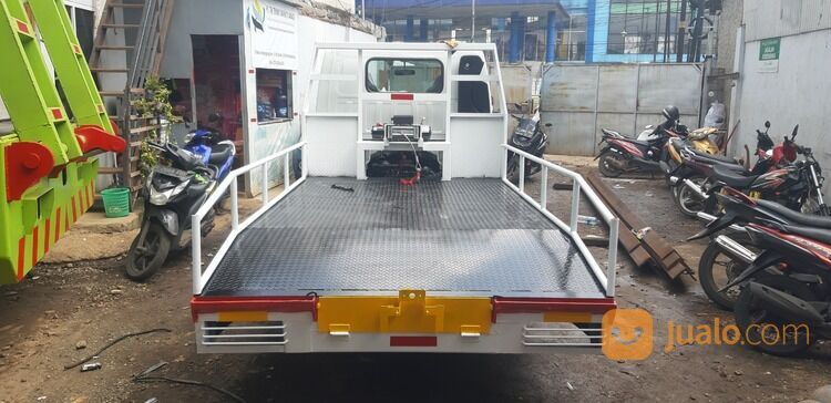 MOBIL TOWING ISUZU TRAGA MOBIL GENDONG ISUZU TRAGA