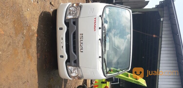 MOBIL TOWING ISUZU TRAGA MOBIL GENDONG ISUZU TRAGA