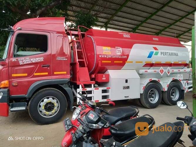 TANGKI 16.000 LITER TRUK TANGKI BBM PERTAMINA MERAH PUTIH