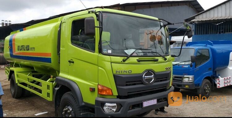 TANGKI MINYAK SAWIT CPO 10 TON TRUK TANGKI CPO 10 TON