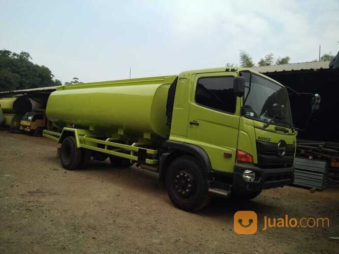 TRUK TANGKI CPO 10 TON TANGKI MINYAK SAWIT 10 TON KAROSERI TANGKI