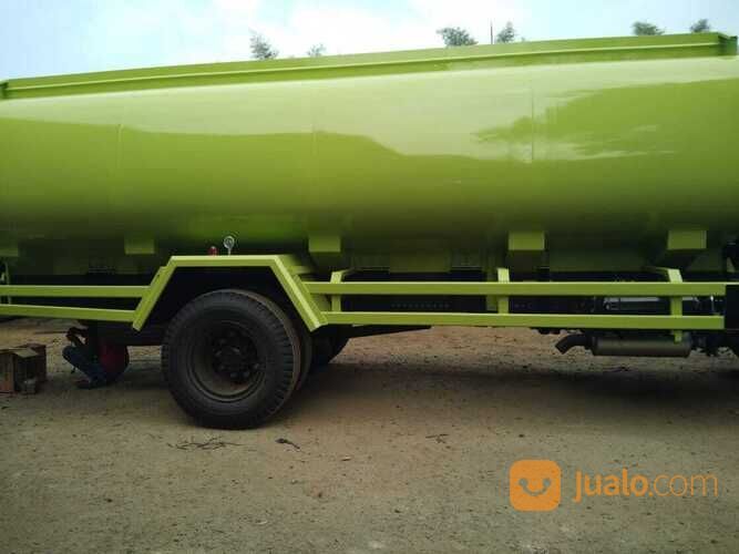 TRUK TANGKI CPO 10 TON TANGKI MINYAK SAWIT 10 TON KAROSERI TANGKI