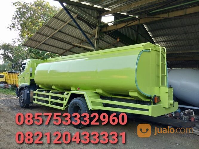 TRUK TANGKI CPO 10 TON TANGKI MINYAK SAWIT 10 TON KAROSERI TANGKI