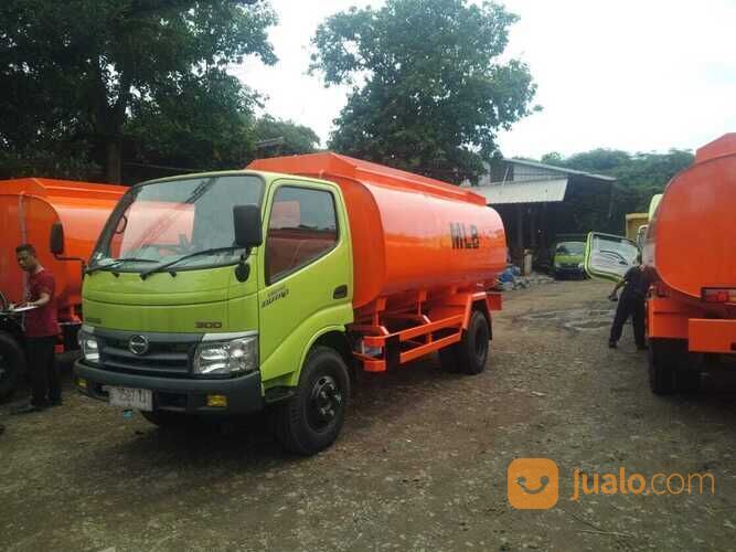 MOBIL TANGKI MINYAK SAWIT 8 TON TRUK TANGKI CPO 8 TON