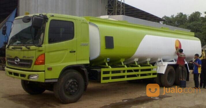 TRUK TANGKI CPO 24 TON MOBIL TANGKI MINYAK SAWIT 24 TON