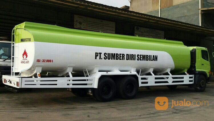 TANGKI CPO 30 TON TRUK TANGKI MINYAK SAWIT CPO 30 TON