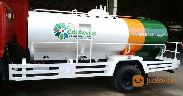 TRUK TANGKI PENYIRAMAN TAMAN DAN JALAN KAROSERI PEMBUATAN TRUK TANGKI AIR