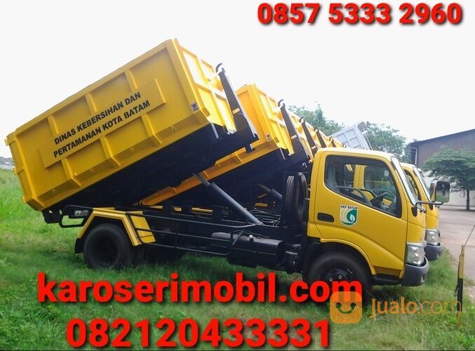 MOBIL SAMPAH TRUK SAMPAH 8 KUBIK