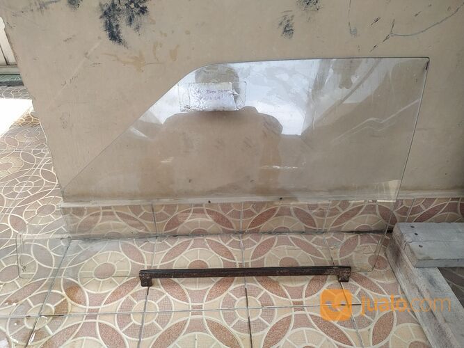 Kaca Pintu Depan Suzuki Cary 1.0 Sebelah Kiri