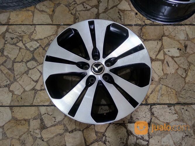 VELG MOBIL BEKAS KIA SPORTAGE RING 18 PCD 5x114