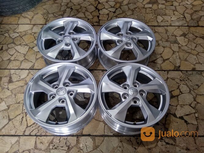 VELG MOBIL BEKAS ORI OEM XPANDER RING 16 PCD 5x114