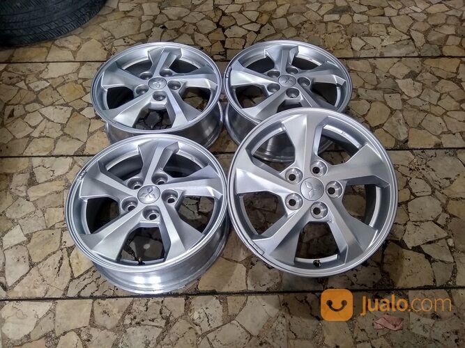 VELG MOBIL BEKAS ORI OEM XPANDER RING 16 PCD 5x114