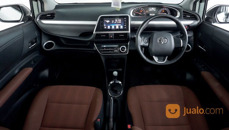 Mitsubishi Xpander Ultimate AT 2017 Abu-Abu