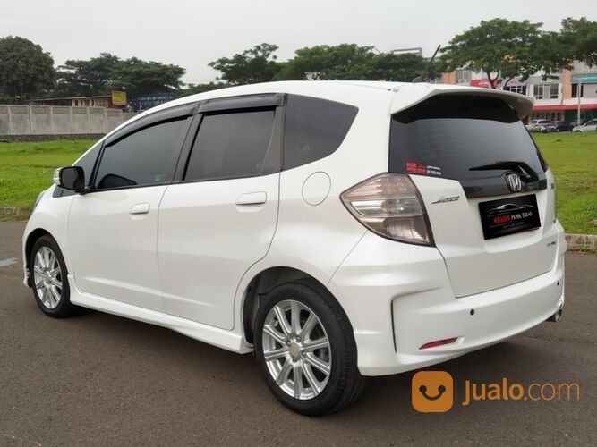 HONDA JAZZ 1.5 RS AT 2013 PUTIH Kondisi Mobil Istimewa Bergaransi Dan Dijamin Siap Pakai