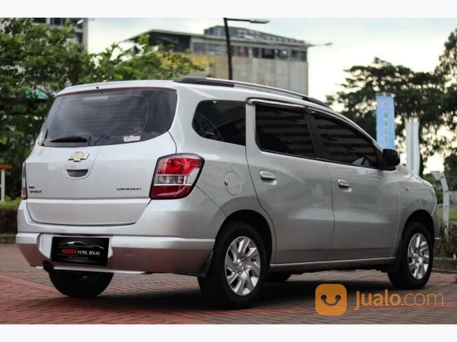 CHEVROLET SPIN 1.5 LTZ AT 2013 SILVER Kondisi Mobil Istimewa Bergaransi Dan Dijamin Siap Pakai