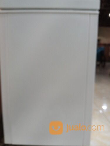 Freezer Bekas Merk ARTUGO