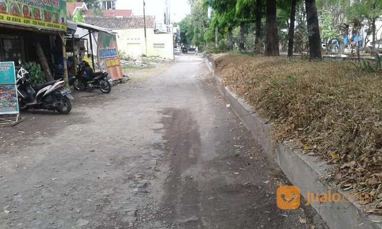 Tanah Pinggir Jalan Slamet Riyadi Solo