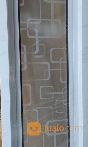 Jendela Aluminium Motif Kaca Es Warna Putih Crystalis Modern Minimalis Blur