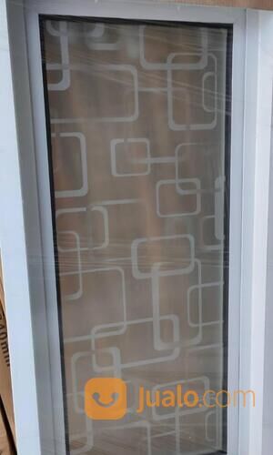 Jendela Aluminium Motif Kaca Es Warna Putih Crystalis Modern Minimalis Blur