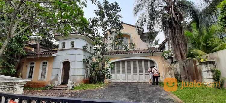 Taman Golf Lippo Karawaci, Rumah Tua Dengan View Tempat Golf