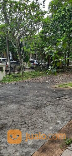 Taman Golf Lippo Karawaci, Rumah Tua Dengan View Tempat Golf