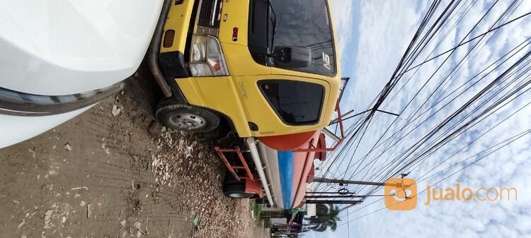 Truk Tangki Mitsubishi Colt Diesel FE 84 G (4x2) 2019