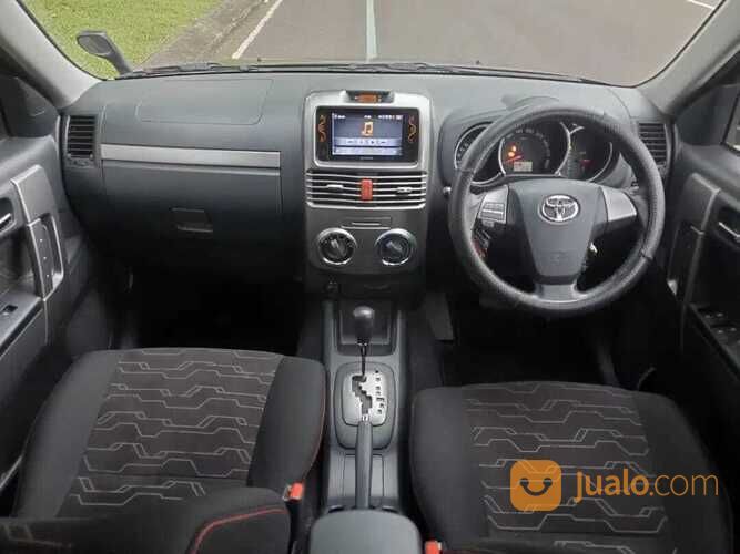 TOYOTA RUSH 1.5 TRD SPORTIVO ULTIMO AT 2016 HITAM