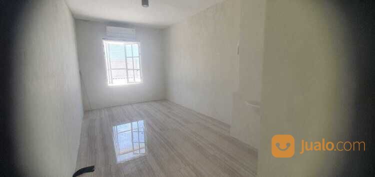 Rumah Ada Kolam Renang Eastwood Regency Citraland Modern 2 Lantai Surabaya Siap Huni