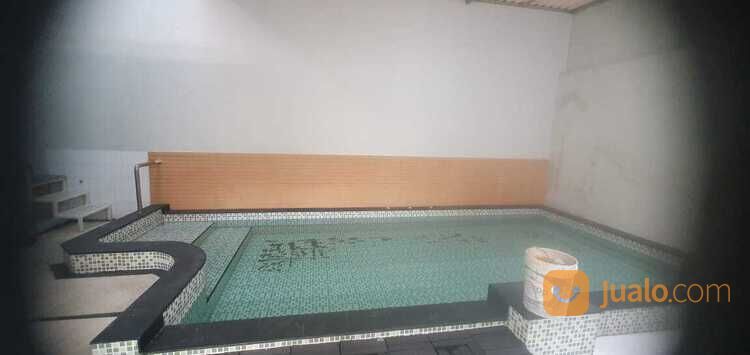 Rumah Ada Kolam Renang Eastwood Regency Citraland Modern 2 Lantai Surabaya Siap Huni