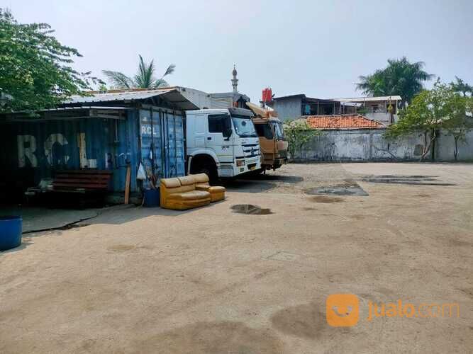 Tanah di kawasan pergudangan Daan mogot