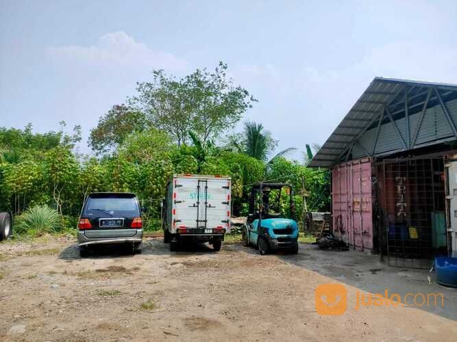 Tanah di kawasan pergudangan Daan mogot