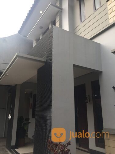 Rumah Cantik 2 lantai di Jalan Haji Naman Pondok Kelapa Jakarta Timur