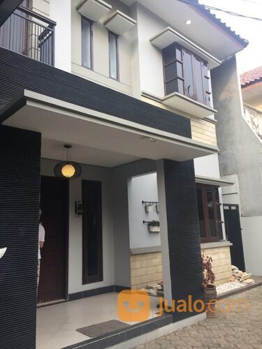 Rumah Cantik 2 lantai di Jalan Haji Naman Pondok Kelapa Jakarta Timur