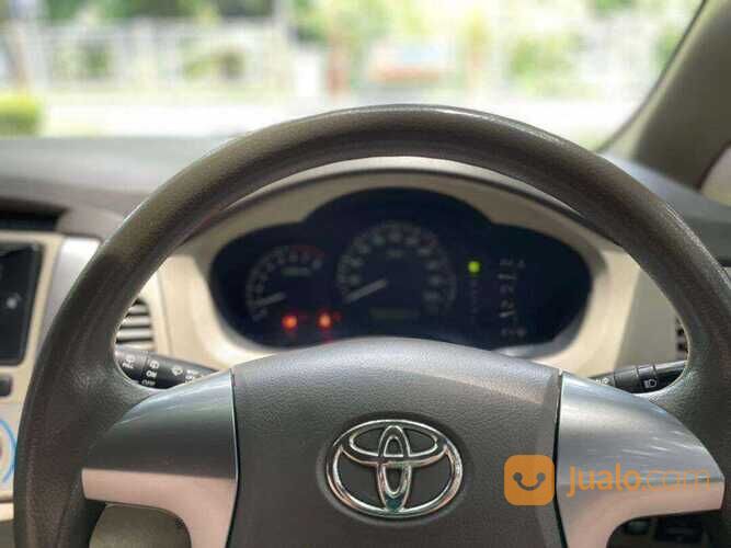 TOYOTA KIJANG INNOVA 2.0 G LUXURY AT BENSIN 2014 SILVER