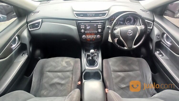 Nissan X-Trail 2.0 MT 2015 Hitam