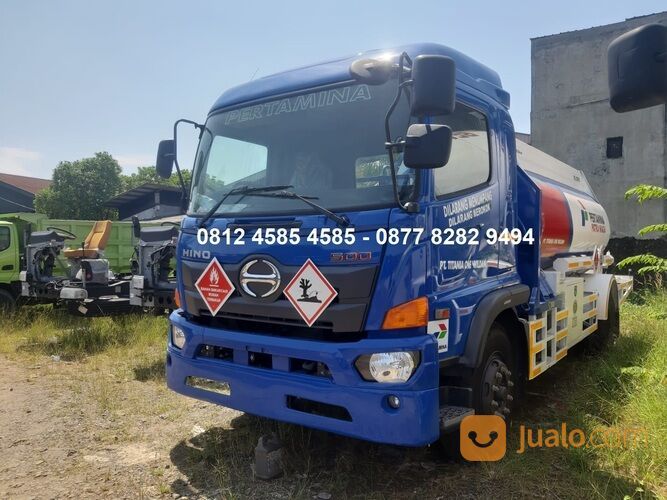 Truk Tangki Pertamina Biru Solar Industri BBM 10.000 Liter