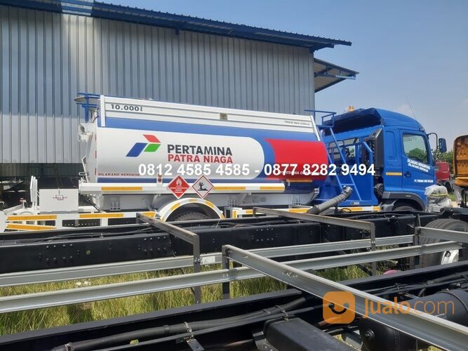 Truk Tangki Pertamina Biru Solar Industri BBM 10.000 Liter