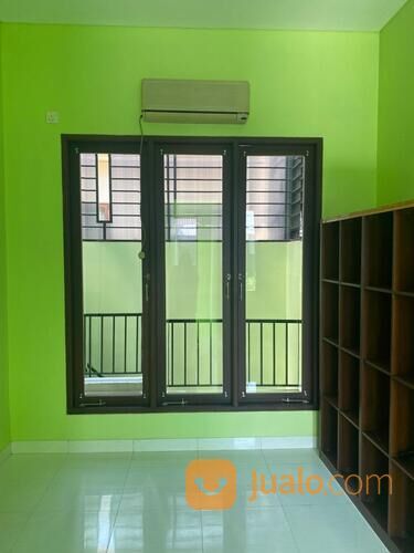 Rumah di Pondok Bambu Town House Jakarta Timur
