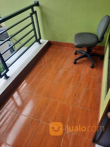 Rumah di Pondok Bambu Town House Jakarta Timur