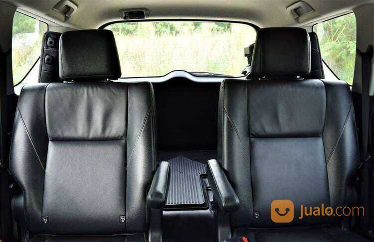 TOYOTA KIJANG INNOVA VENTURER 2.4 AT DIESEL 2019 HITAM