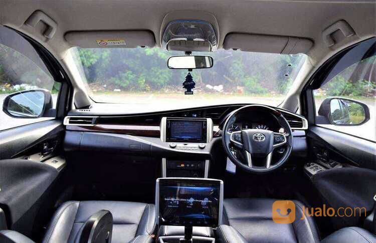 TOYOTA KIJANG INNOVA VENTURER 2.4 AT DIESEL 2019 HITAM