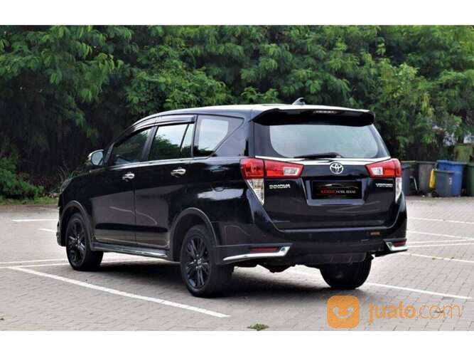 TOYOTA KIJANG INNOVA VENTURER 2.4 AT DIESEL 2019 HITAM