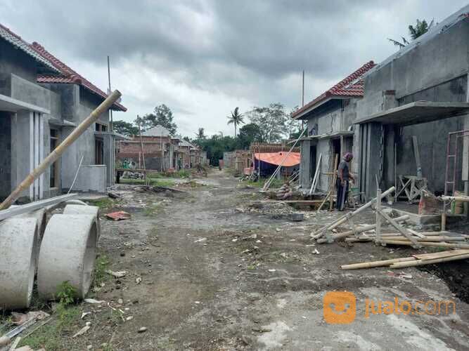 Rumah Cantik Dalam Perumahan Lebar Jalan 6 Meter