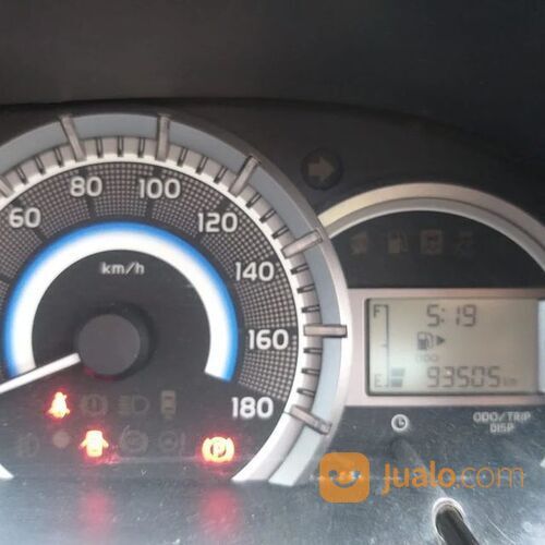 TOYOTA AVANZA VELOZ 1.5 MT 2016 MERAH kondisi mobil istimewa bergaransi dan dijamin siap pakai